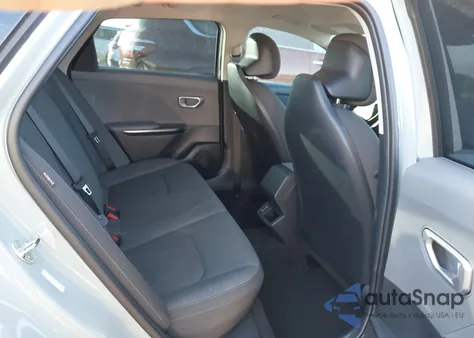 2025 Kia K4 Lxs из США, поврежденный, VIN 3KPFT4DE7SE213326